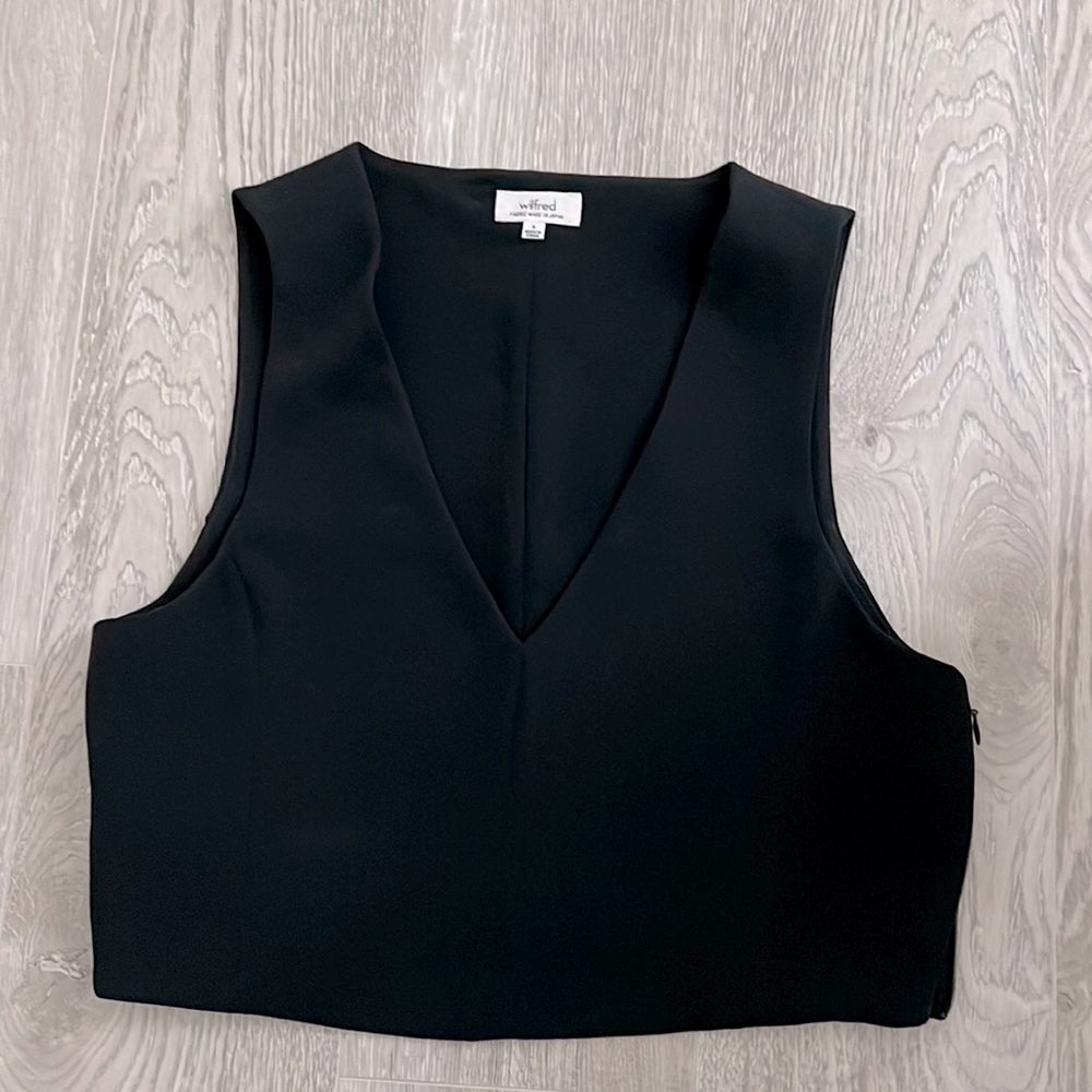 Wilfred structured Japanese crepe vneck top